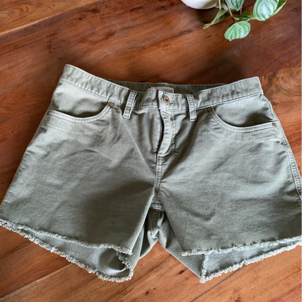 Carve Designs Size 8 (6) Oahu Raw Hem Corduroy Shorts Sage Olive Green